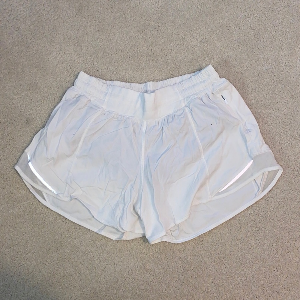 white lululemon hotty hot shorts